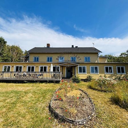 Brukshotellet Oeland - Vandrarhem Degerhamn Екстериор снимка